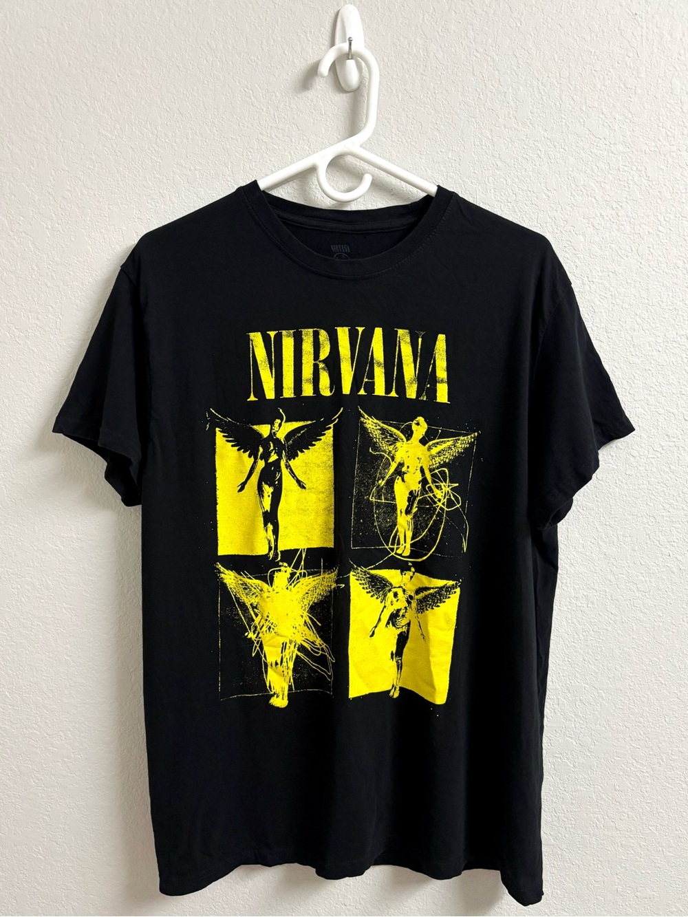 Nirvana In Utero 100% Cotton Black & Yellow Angel Graphic Band Tee Size L Unisex